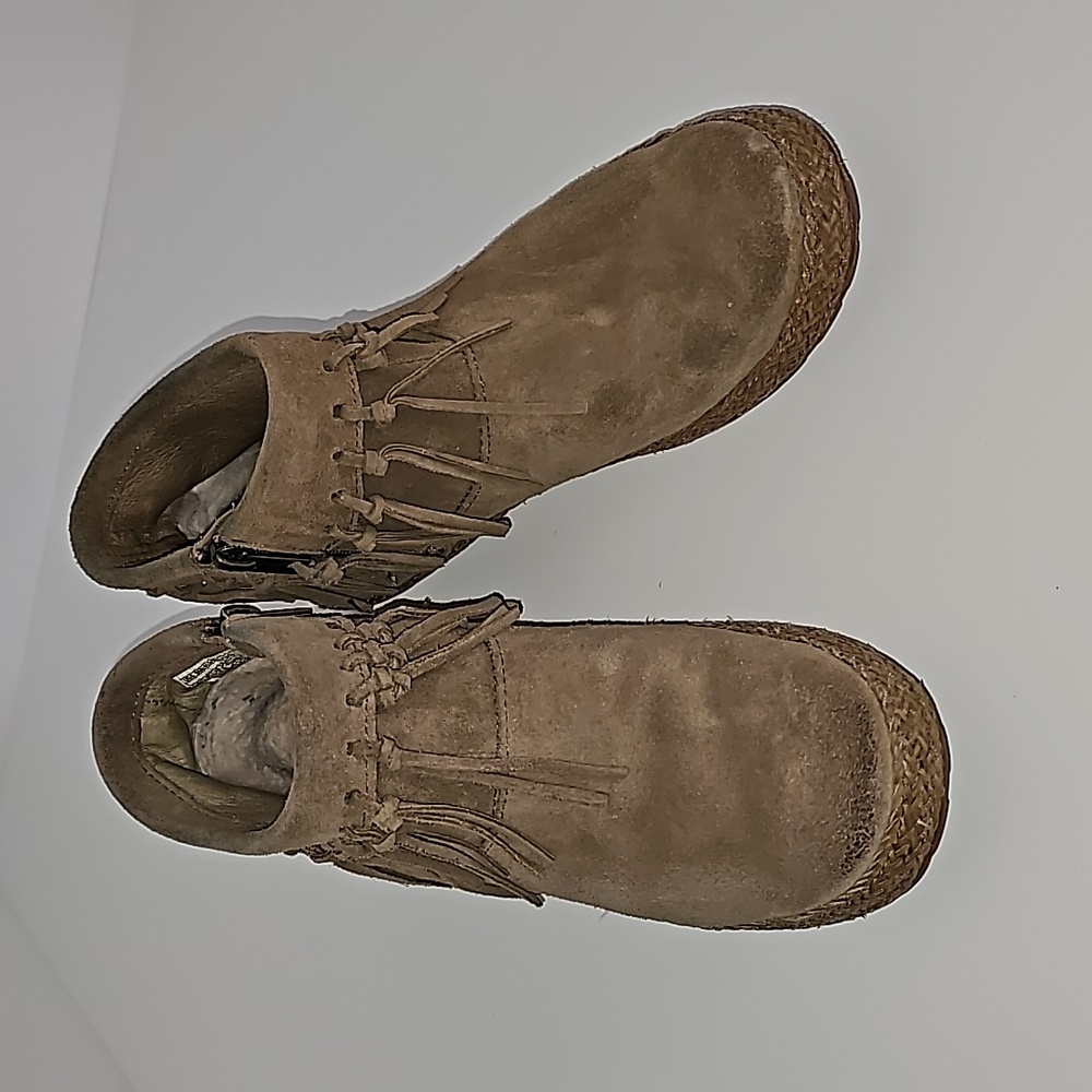 UGG Shenandoah Moccasin Ankle Booties Womens Tan Suede Fringe Western Sz 6.5